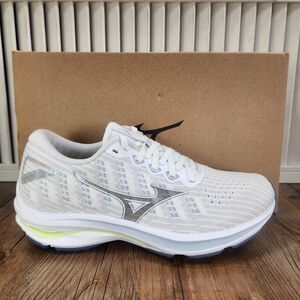 Mizuno White and Silver Running Shoes